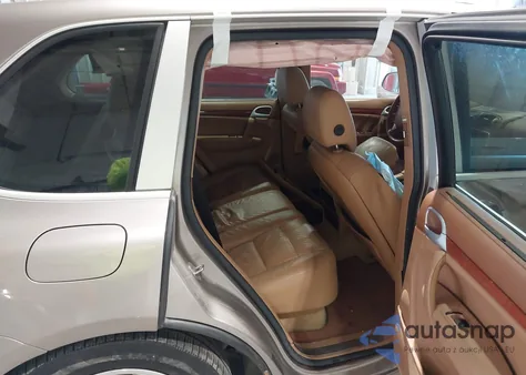 2004 Porsche Cayenne Turbo z USA, uszkodzony, nr VIN WP1AC29P94LA91103